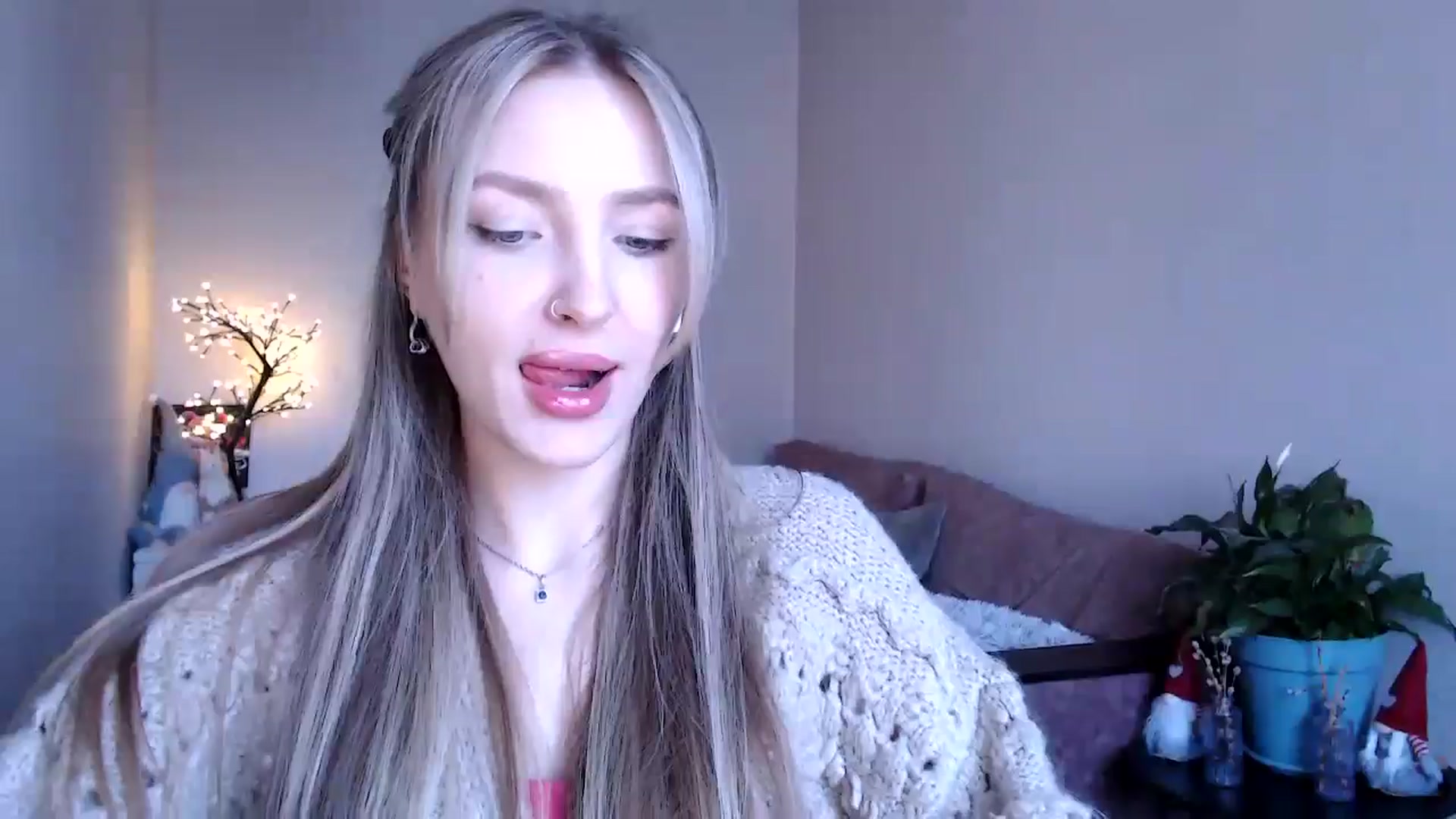 Gallery image thumbnail from My_Diana's myfreecams stream on, 04/18/2025, 14:52 image 15 of 20