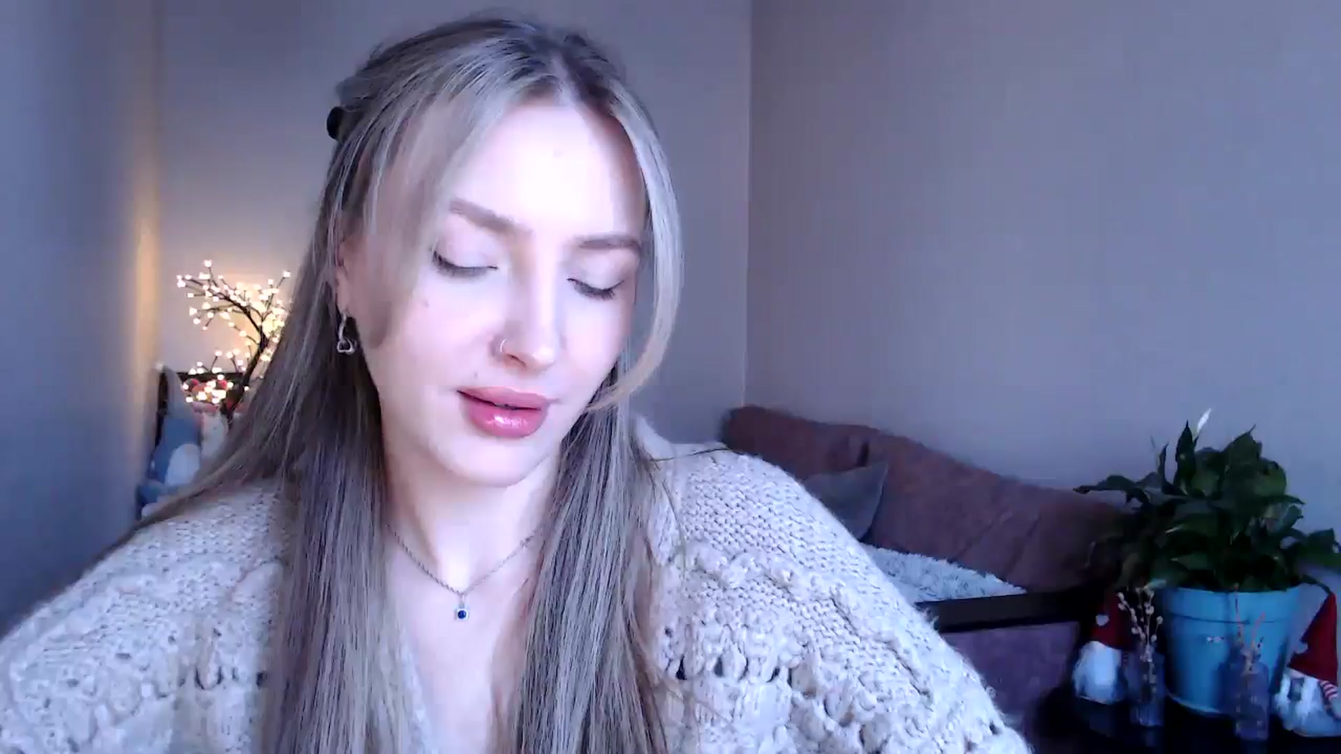 Gallery image thumbnail from My_Diana's myfreecams stream on, 04/18/2025, 14:52 image 14 of 20