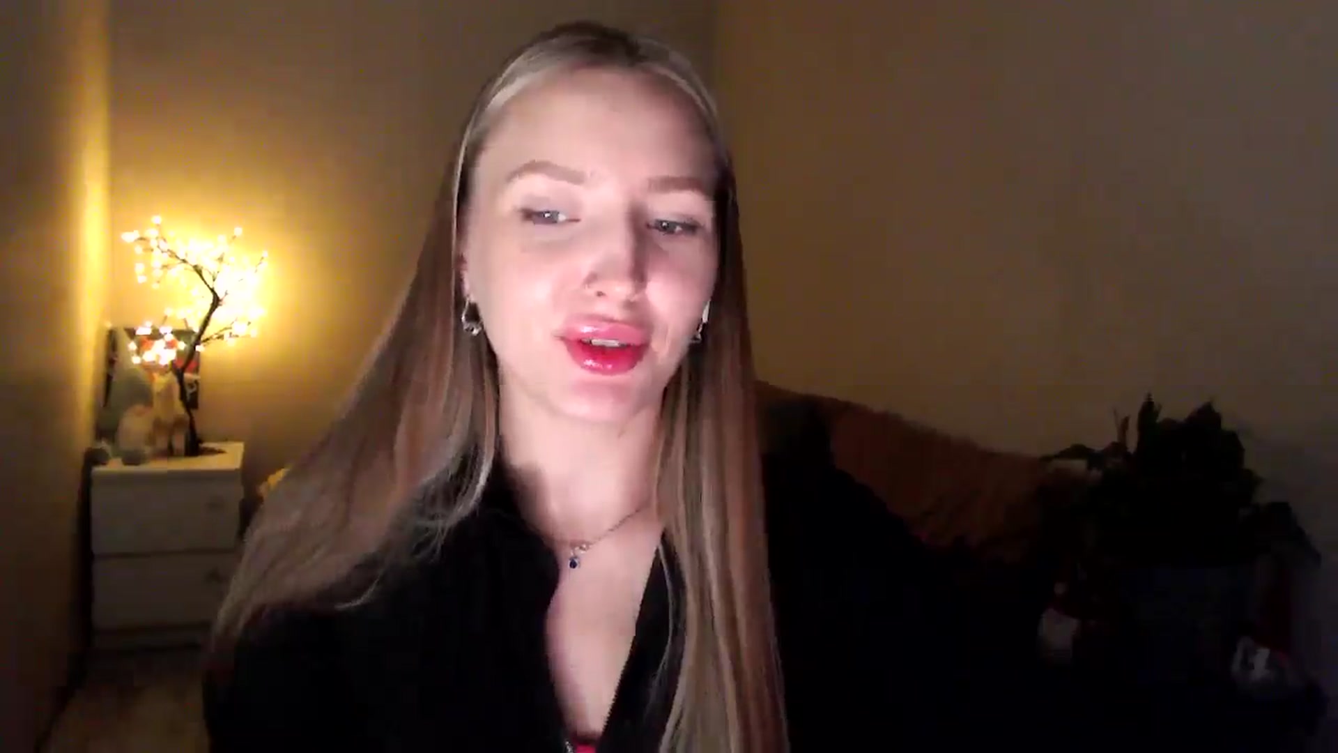 Gallery image thumbnail from My_Diana's myfreecams stream on, 04/18/2025, 22:49 image 15 of 20