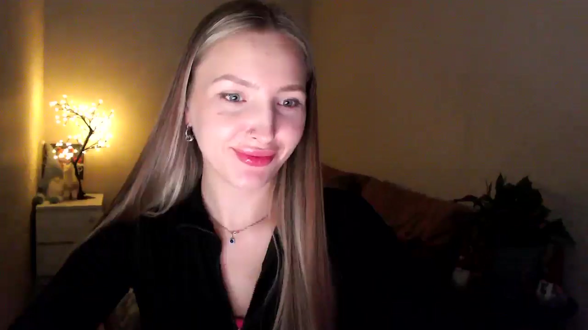 Gallery image thumbnail from My_Diana's myfreecams stream on, 04/18/2025, 22:49 image 16 of 20