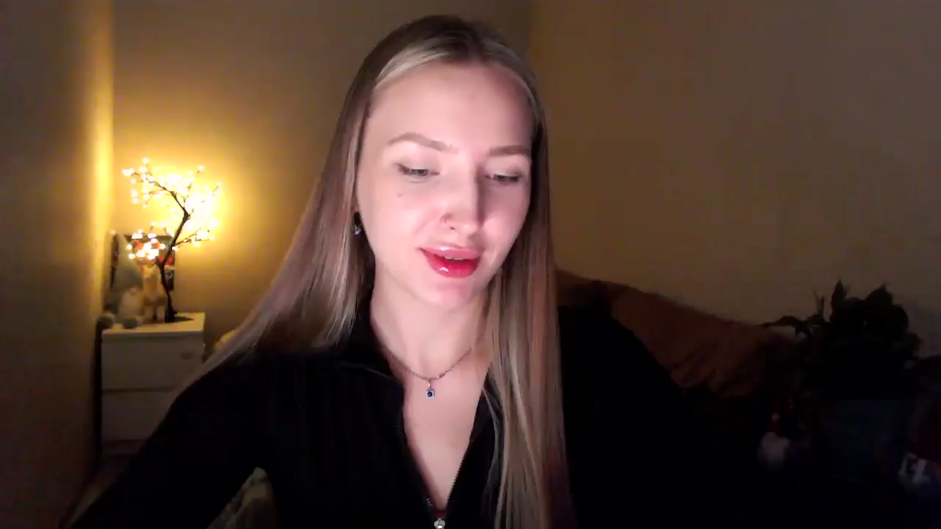 Gallery image thumbnail from My_Diana's myfreecams stream on, 04/18/2025, 22:49 image 1 of 20