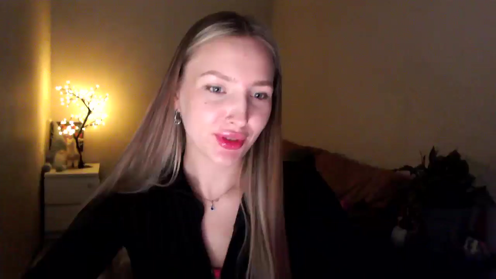 Gallery image thumbnail from My_Diana's myfreecams stream on, 04/18/2025, 22:49 image 9 of 20