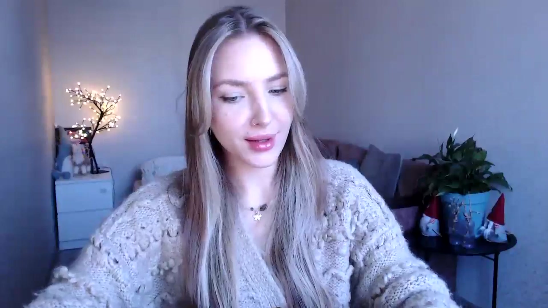 Gallery image thumbnail from My_Diana's myfreecams stream on, 04/19/2025, 14:03 image 8 of 20