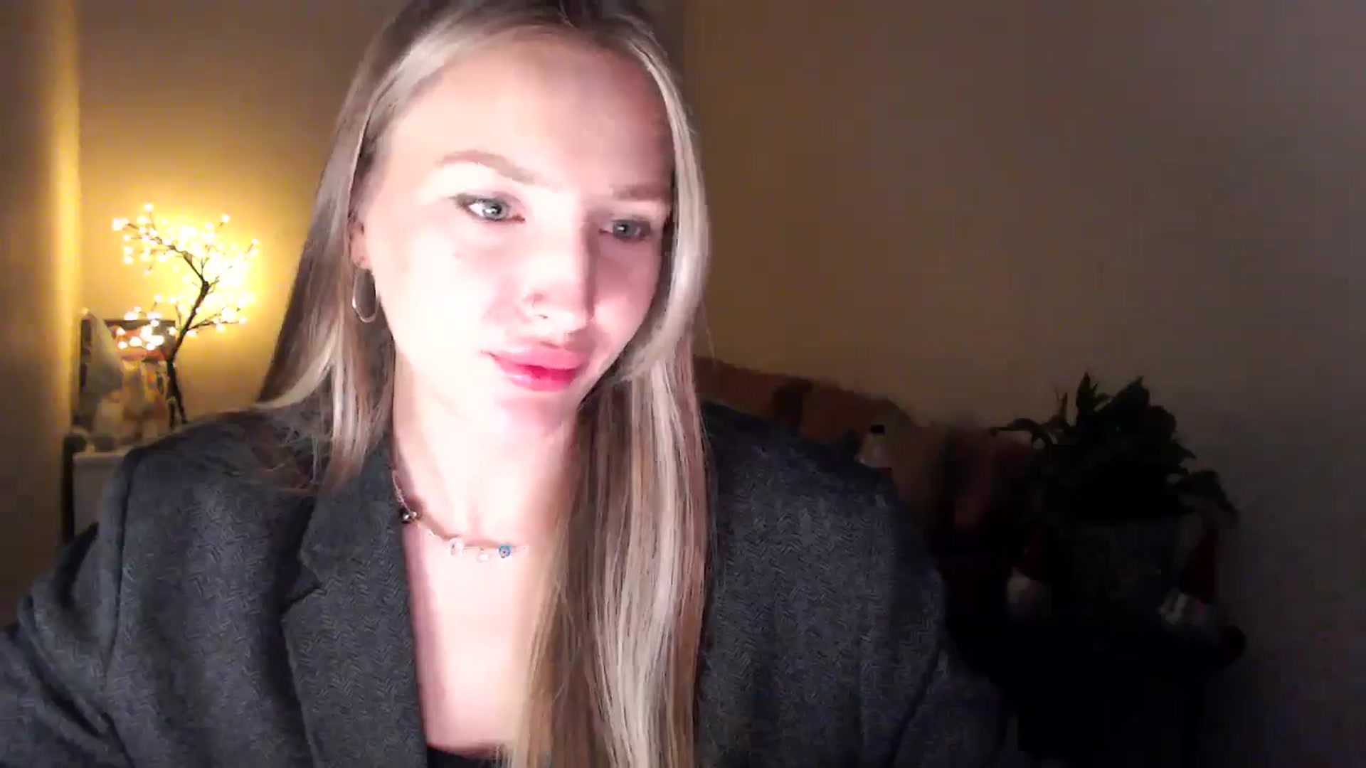 Gallery image thumbnail from My_Diana's myfreecams stream on, 04/19/2025, 21:38 image 19 of 20