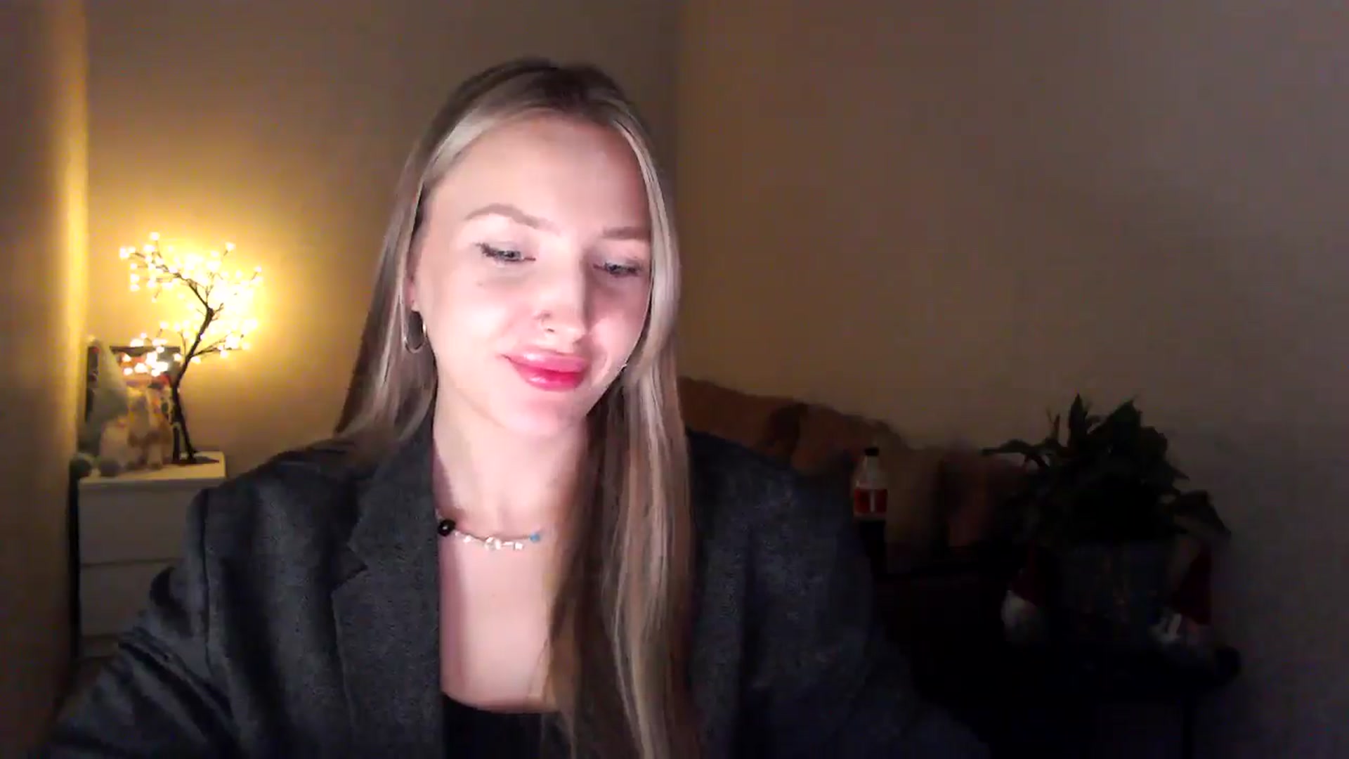 Gallery image thumbnail from My_Diana's myfreecams stream on, 04/19/2025, 21:38 image 13 of 20