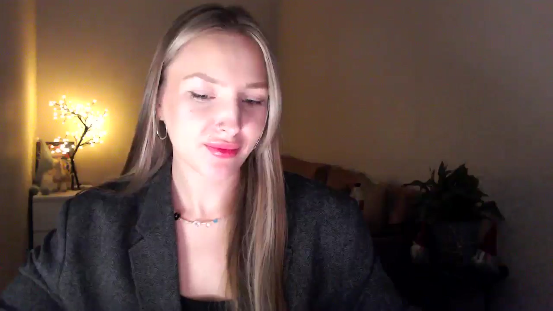 Gallery image thumbnail from My_Diana's myfreecams stream on, 04/19/2025, 21:38 image 12 of 20