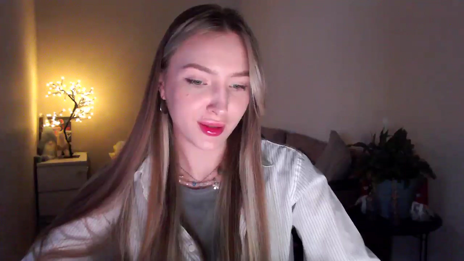 Gallery image thumbnail from My_Diana's myfreecams stream on, 04/22/2025, 15:31 image 14 of 20
