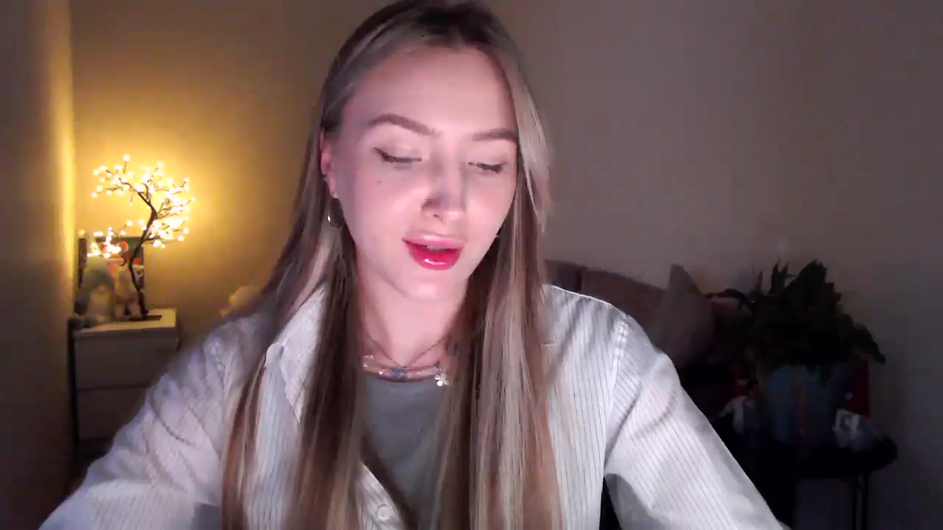 Gallery image thumbnail from My_Diana's myfreecams stream on, 04/22/2025, 15:31 image 18 of 20