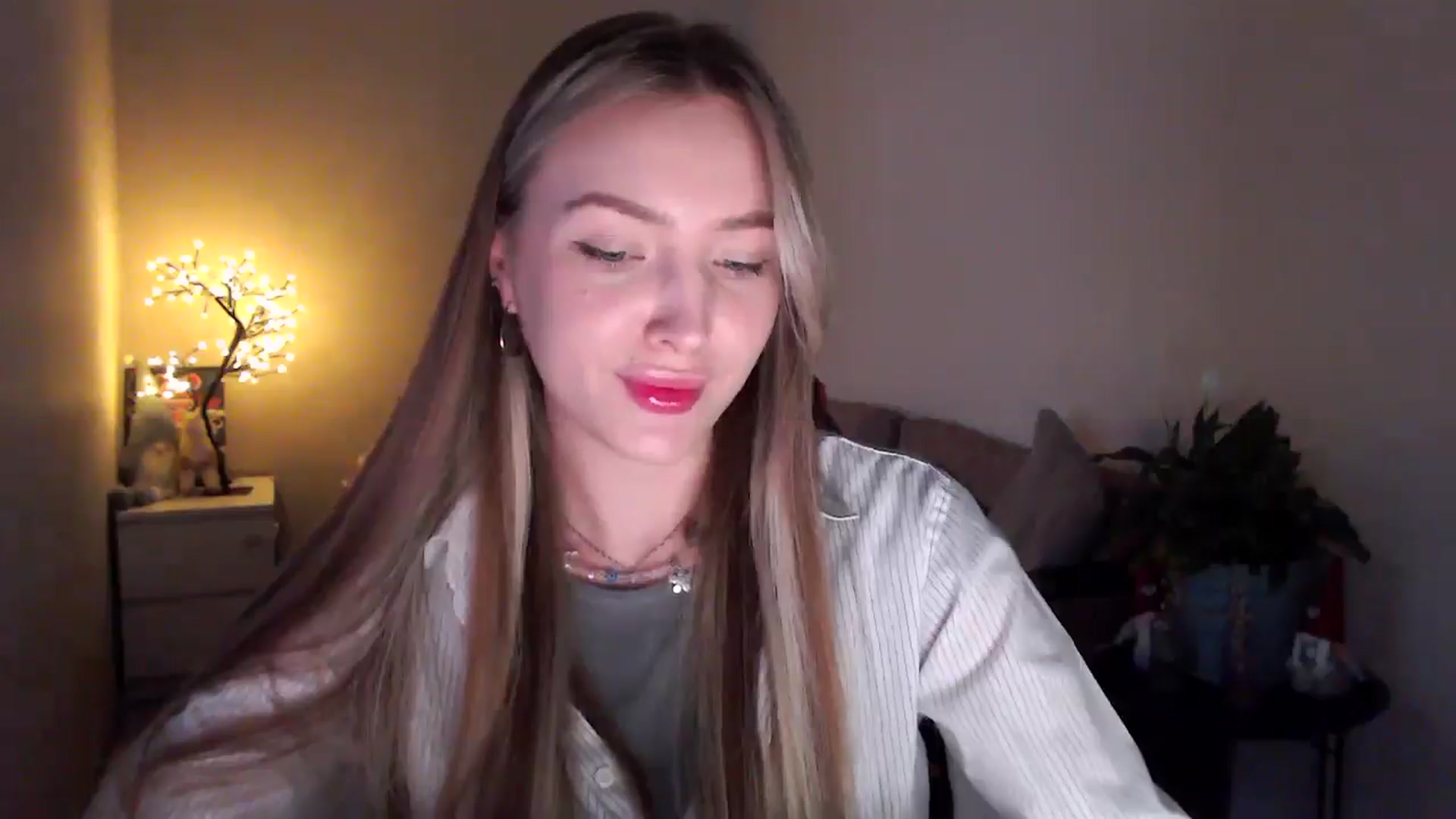 Gallery image thumbnail from My_Diana's myfreecams stream on, 04/22/2025, 15:31 image 13 of 20