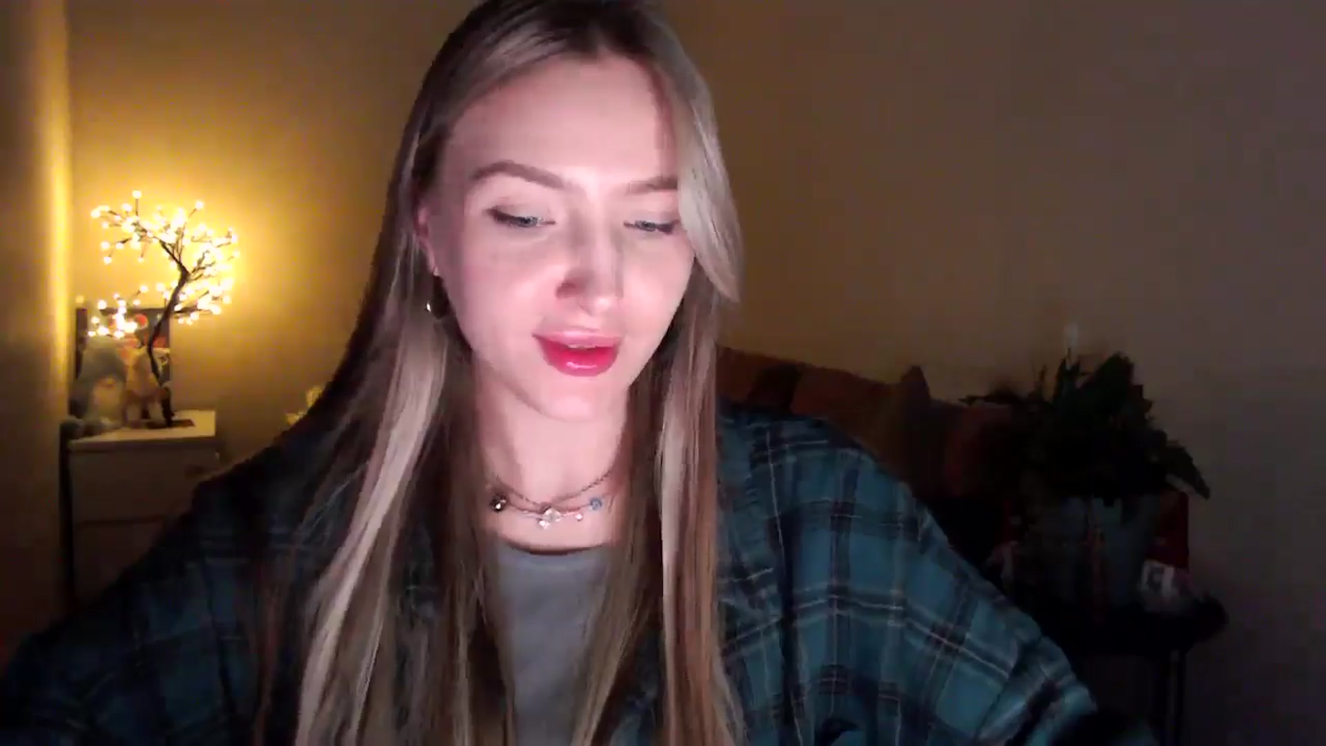 Gallery image thumbnail from My_Diana's myfreecams stream on, 04/22/2025, 20:48 image 12 of 20