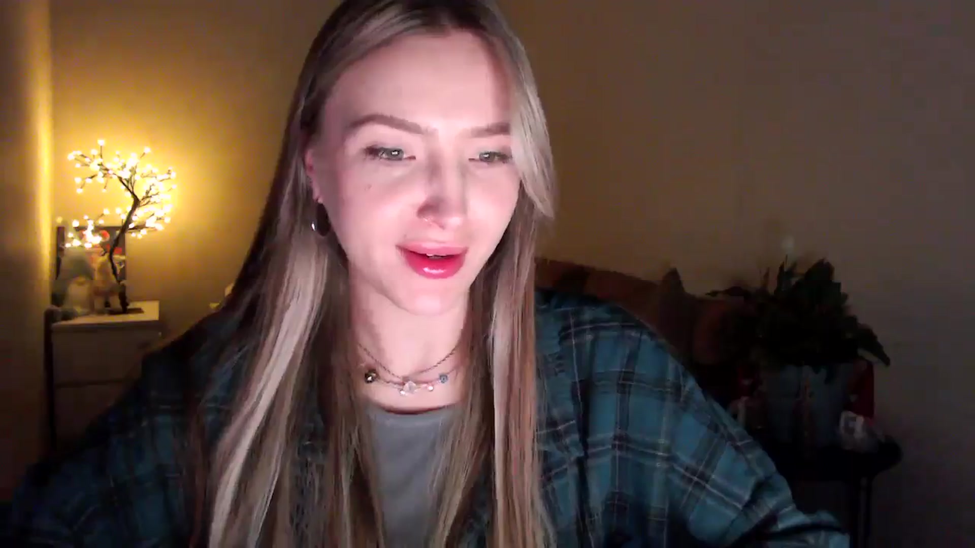 Gallery image thumbnail from My_Diana's myfreecams stream on, 04/22/2025, 20:48 image 11 of 20