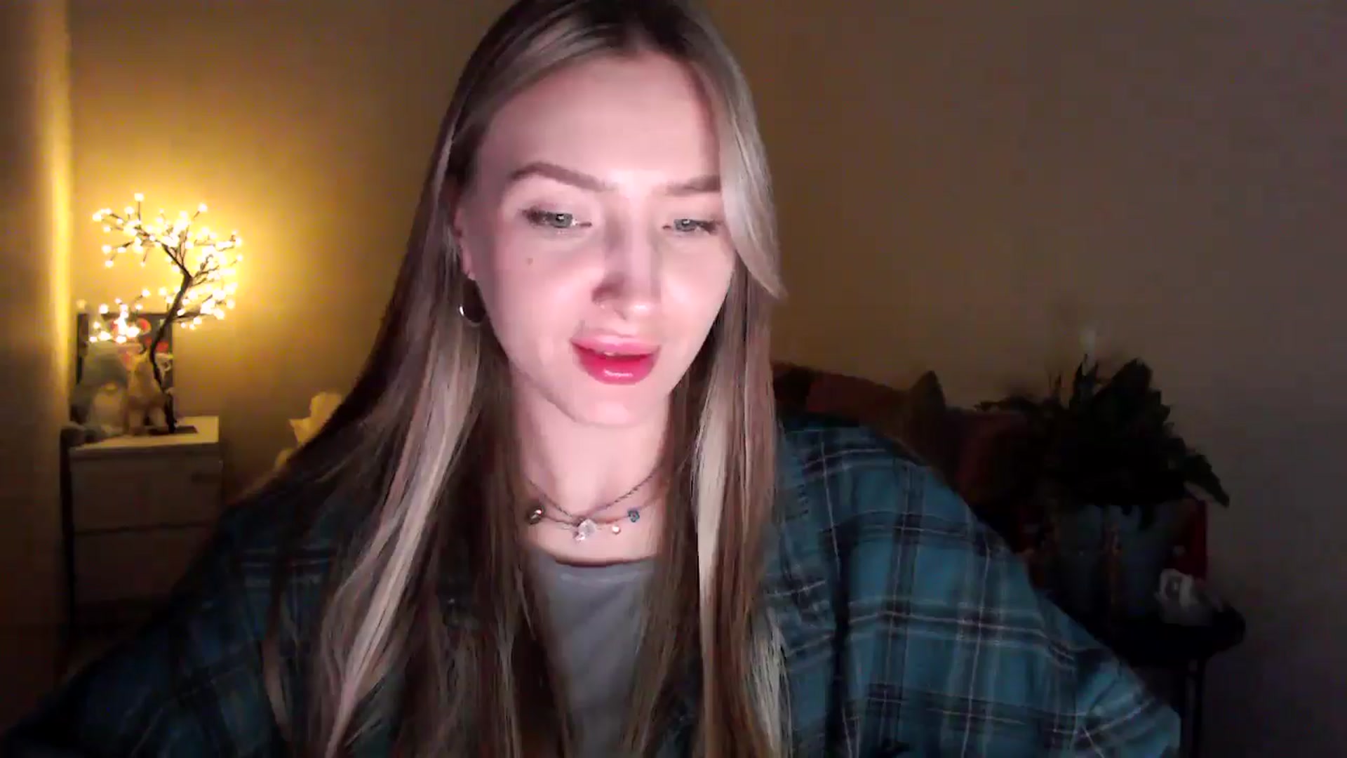 Gallery image thumbnail from My_Diana's myfreecams stream on, 04/22/2025, 20:48 image 5 of 20