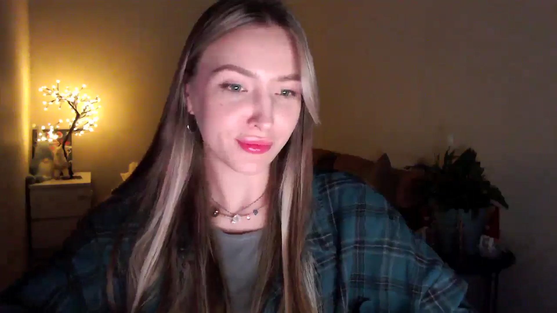 Gallery image thumbnail from My_Diana's myfreecams stream on, 04/22/2025, 20:48 image 6 of 20