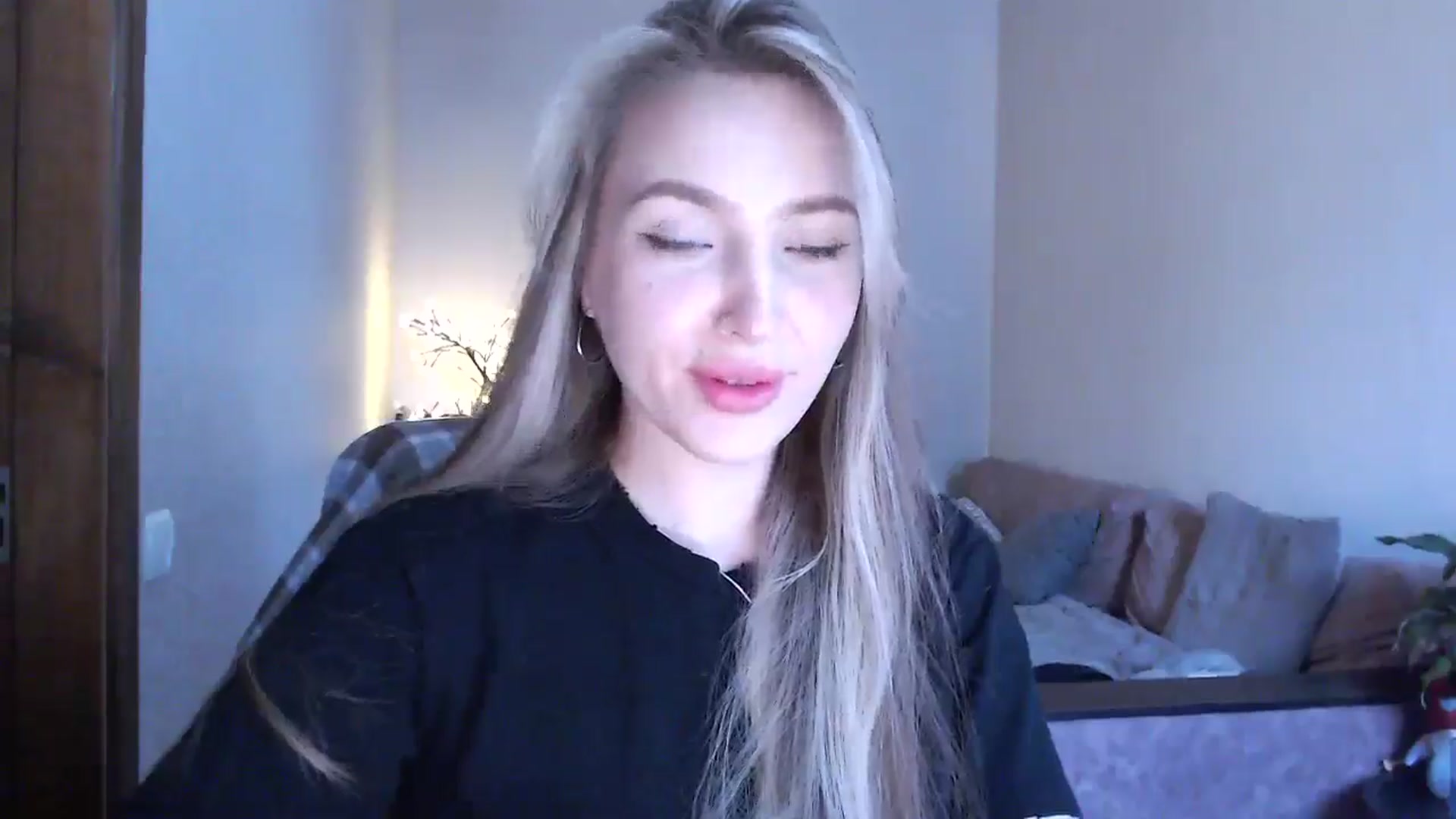 Gallery image thumbnail from My_Diana's myfreecams stream on, 04/24/2025, 15:27 image 19 of 20