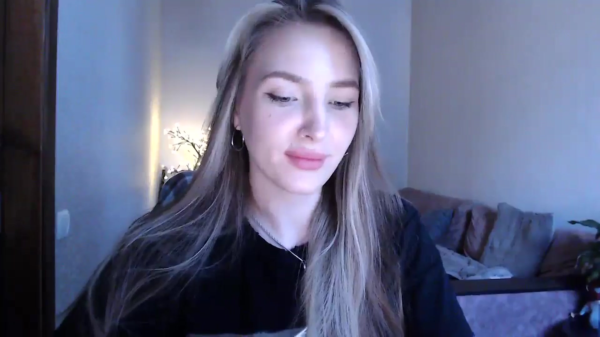 Gallery image thumbnail from My_Diana's myfreecams stream on, 04/24/2025, 15:27 image 16 of 20