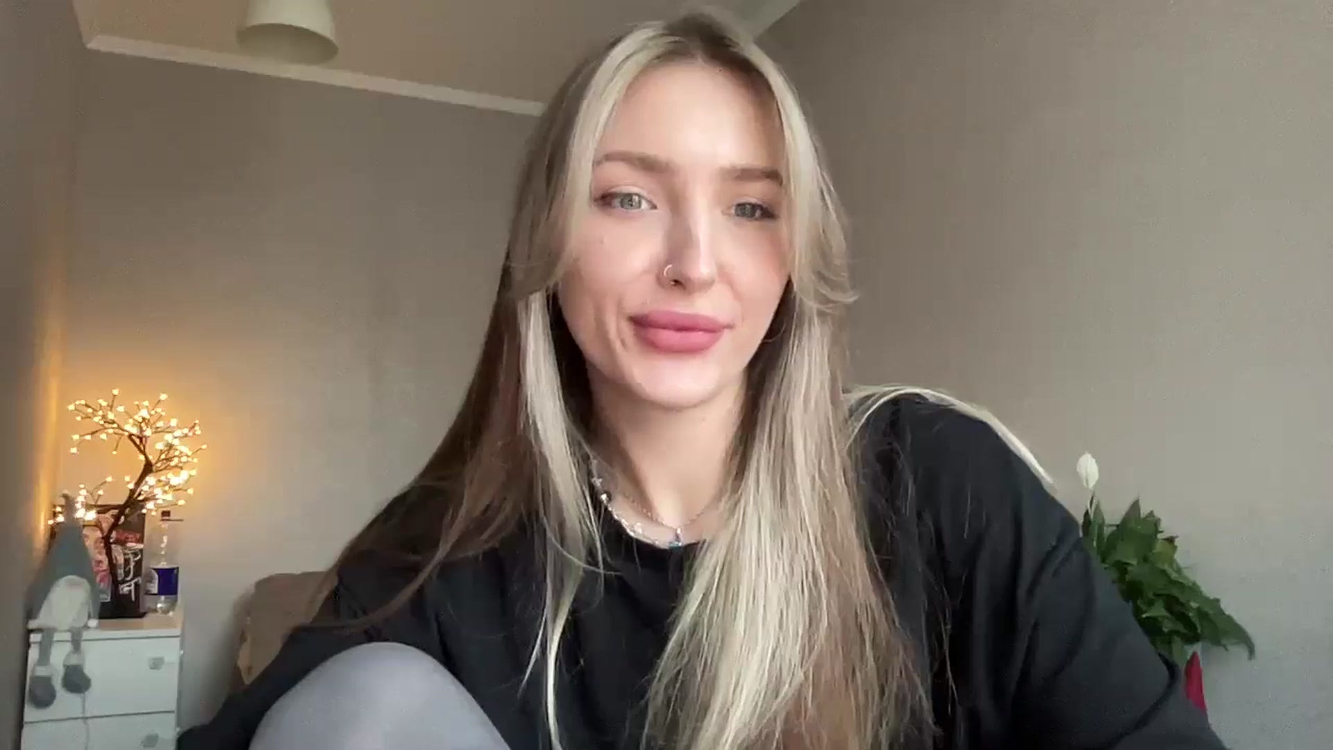 Gallery image thumbnail from My_Diana's myfreecams stream on, 04/25/2025, 15:07 image 18 of 20