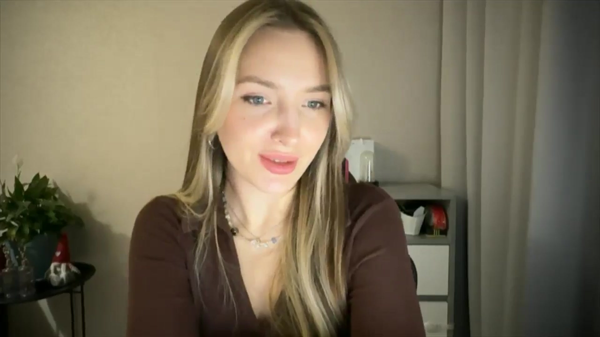 Gallery image thumbnail from My_Diana's myfreecams stream on, 04/27/2025, 20:40 image 18 of 20