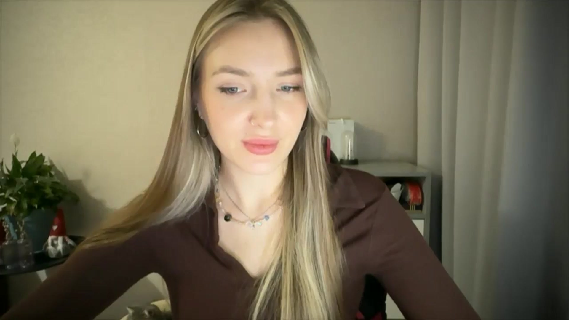 Gallery image thumbnail from My_Diana's myfreecams stream on, 04/27/2025, 20:40 image 3 of 20