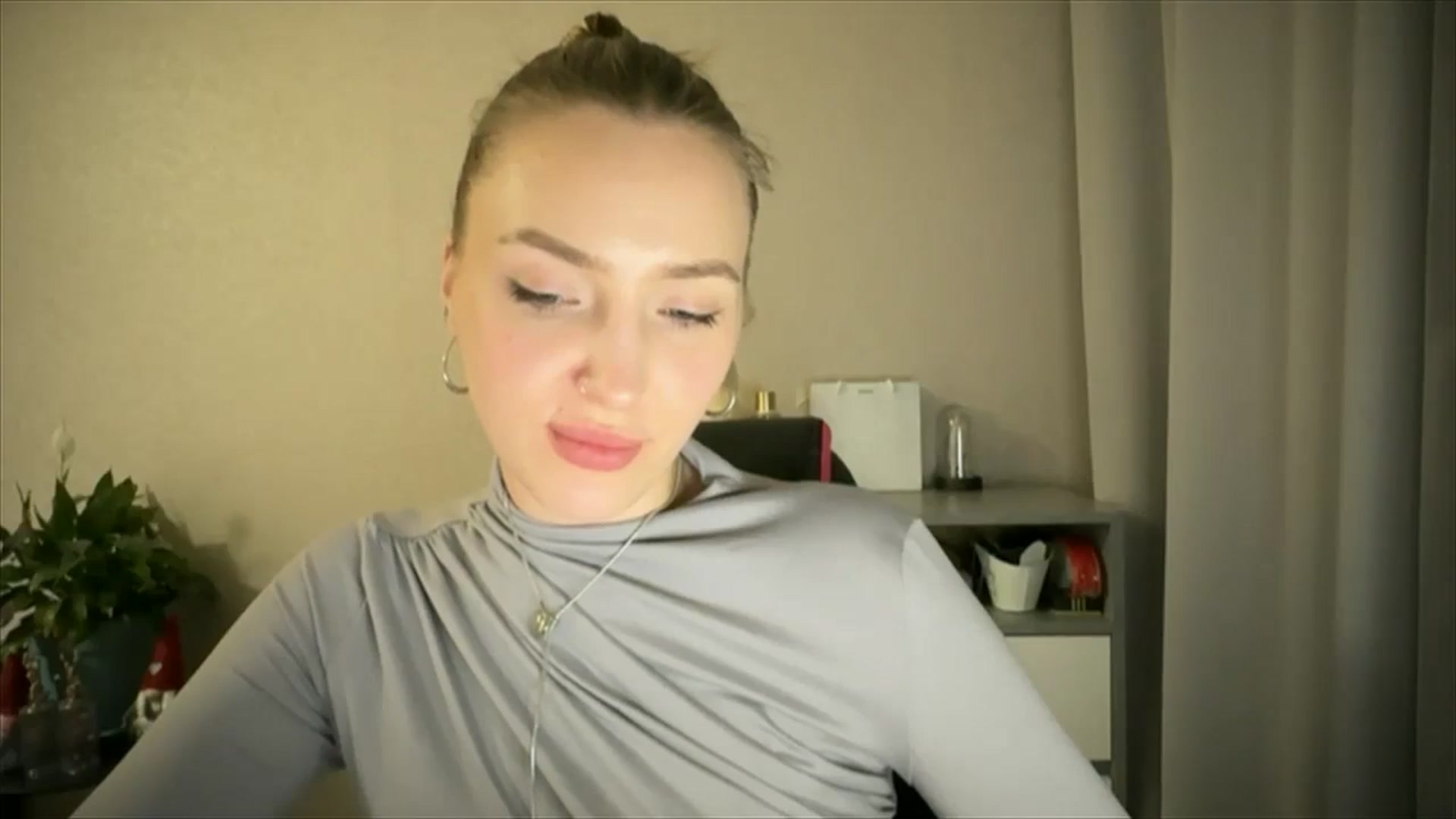 Gallery image thumbnail from My_Diana's myfreecams stream on, 04/28/2025, 21:13 image 16 of 20