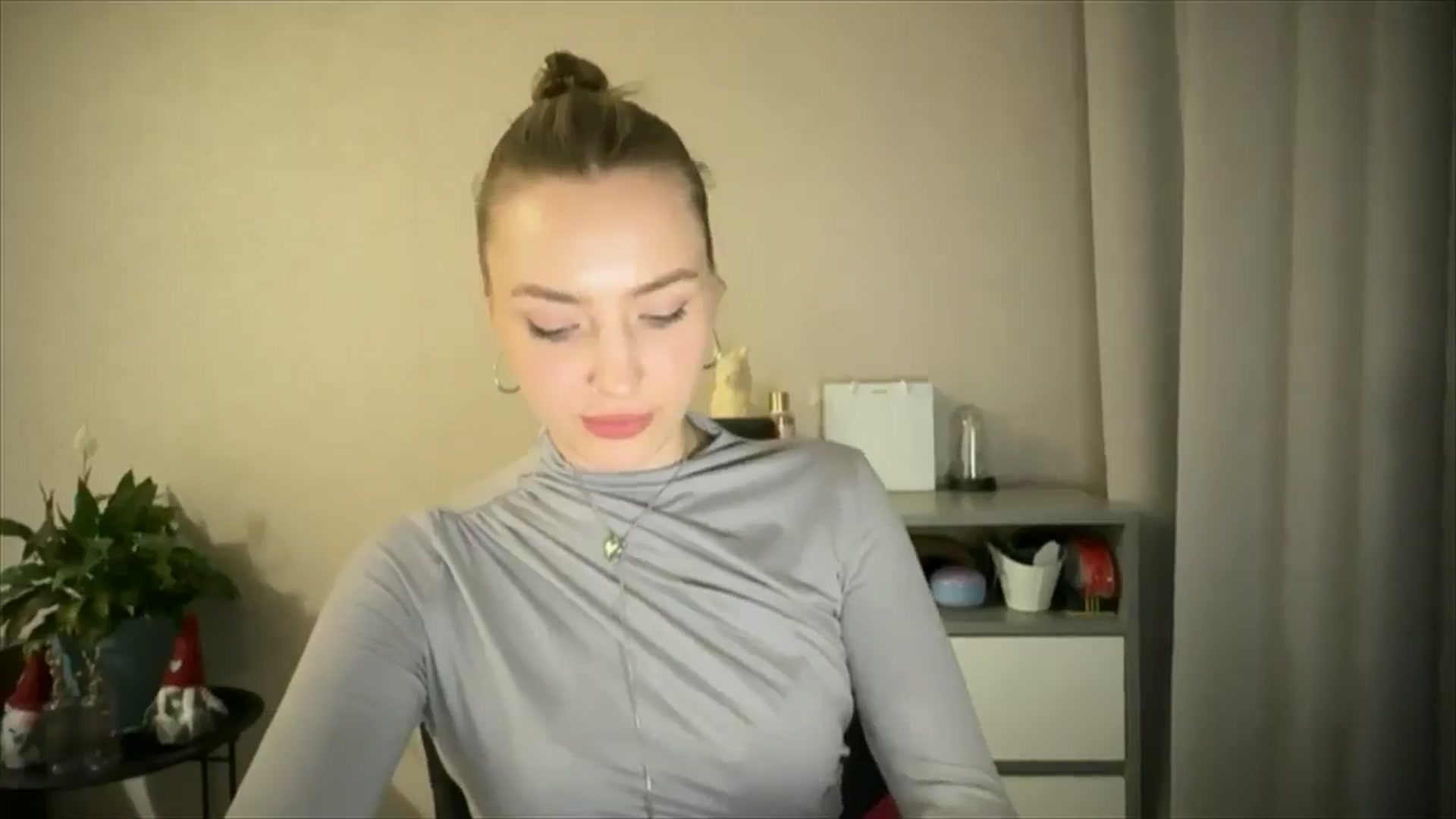 Gallery image thumbnail from My_Diana's myfreecams stream on, 04/28/2025, 21:13 image 14 of 20