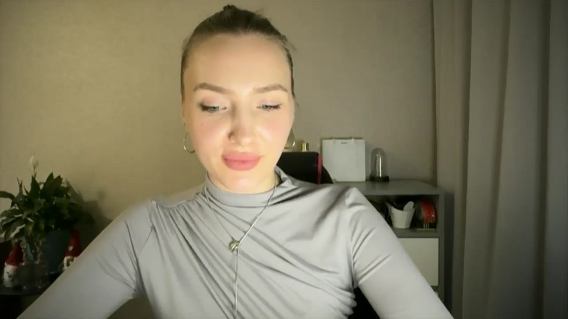 Gallery image thumbnail from My_Diana's myfreecams stream on, 04/28/2025, 21:13 image 4 of 20