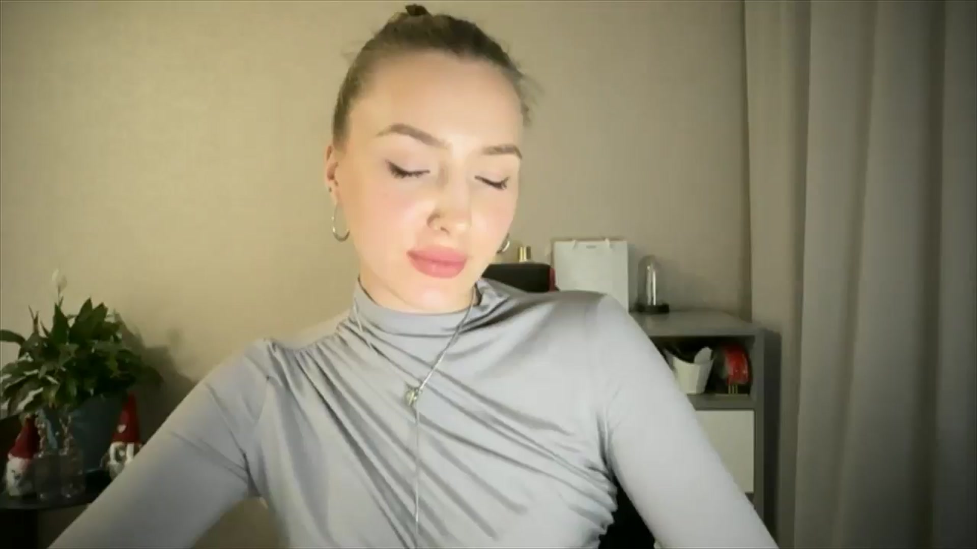 Gallery image thumbnail from My_Diana's myfreecams stream on, 04/28/2025, 21:13 image 1 of 20