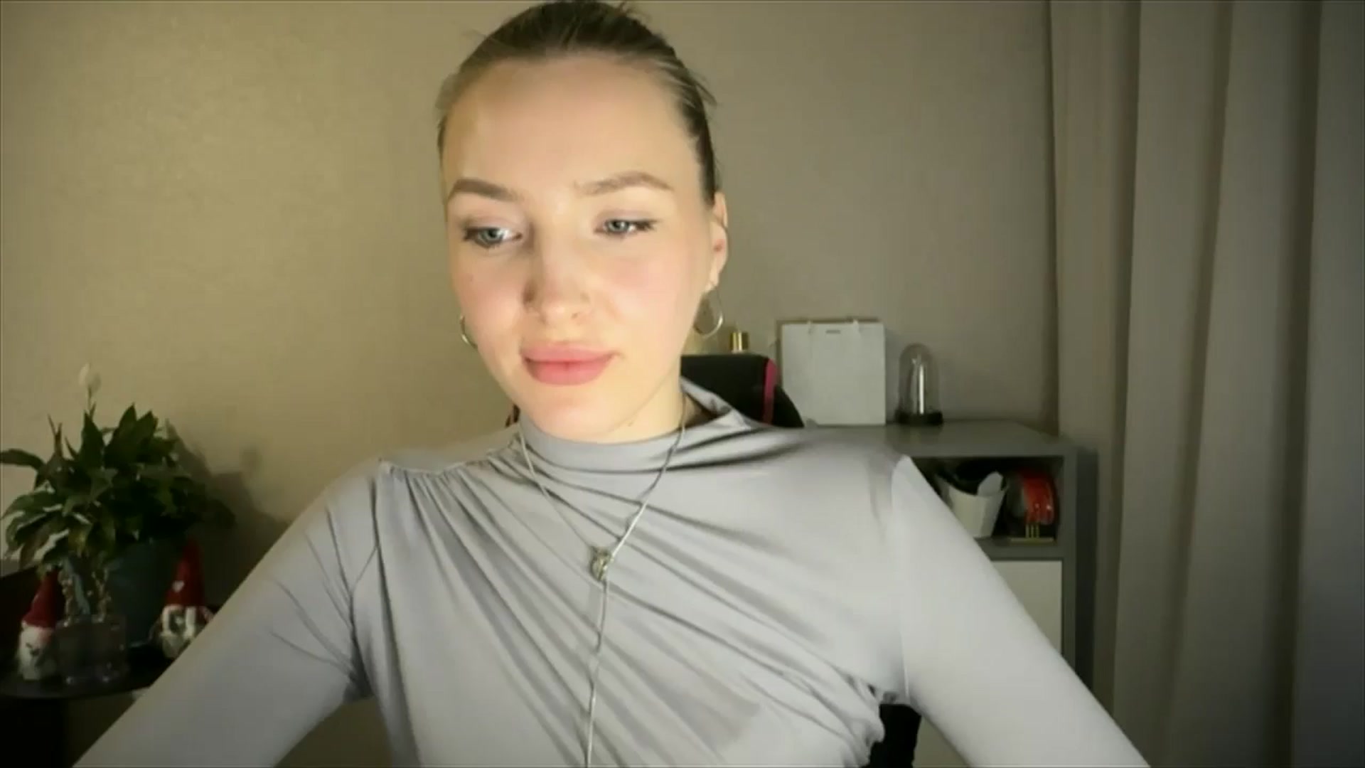 Gallery image thumbnail from My_Diana's myfreecams stream on, 04/28/2025, 21:13 image 9 of 20