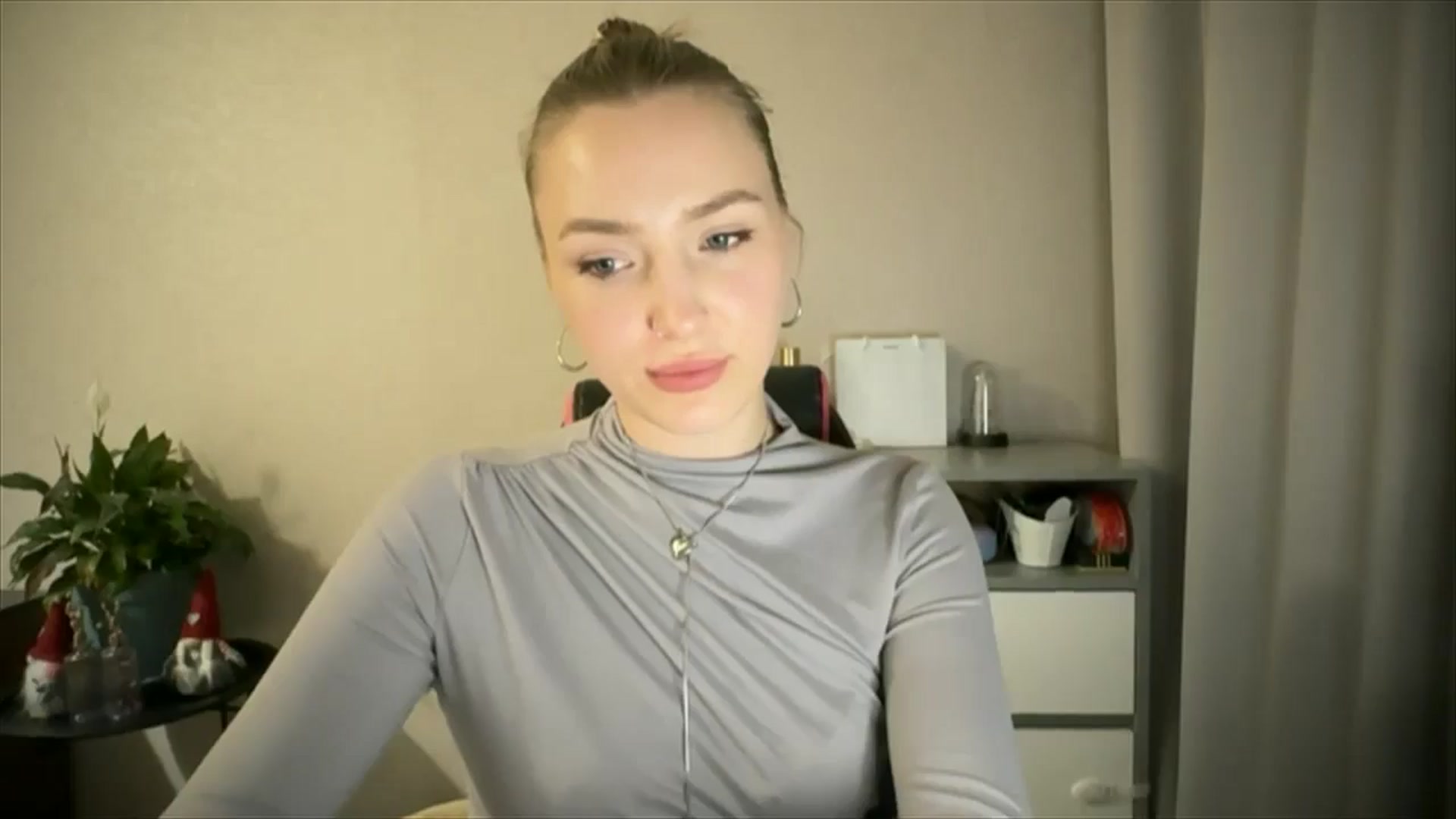 Gallery image thumbnail from My_Diana's myfreecams stream on, 04/28/2025, 21:13 image 12 of 20