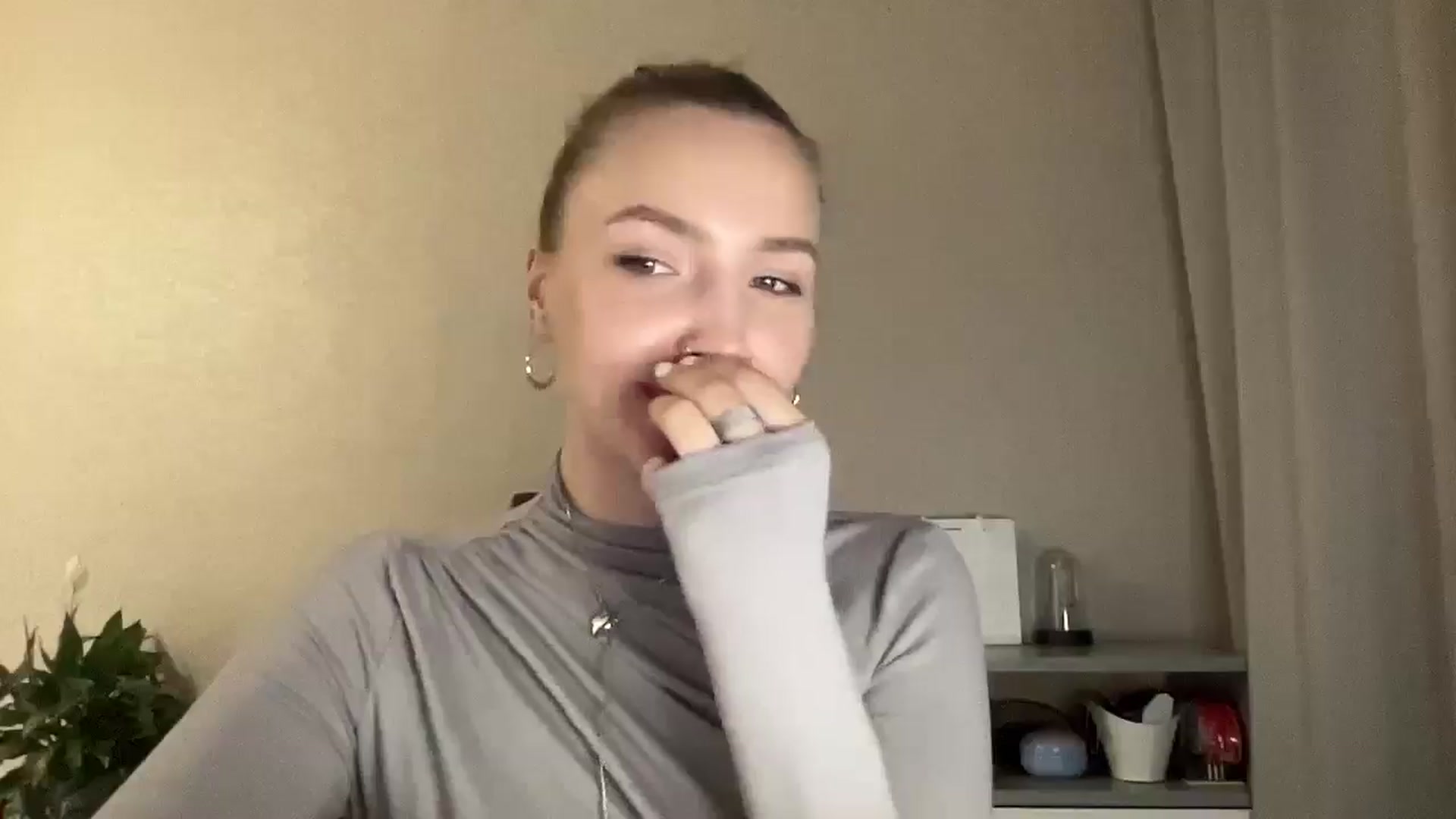 Gallery image thumbnail from My_Diana's myfreecams stream on, 04/28/2025, 21:33 image 17 of 20