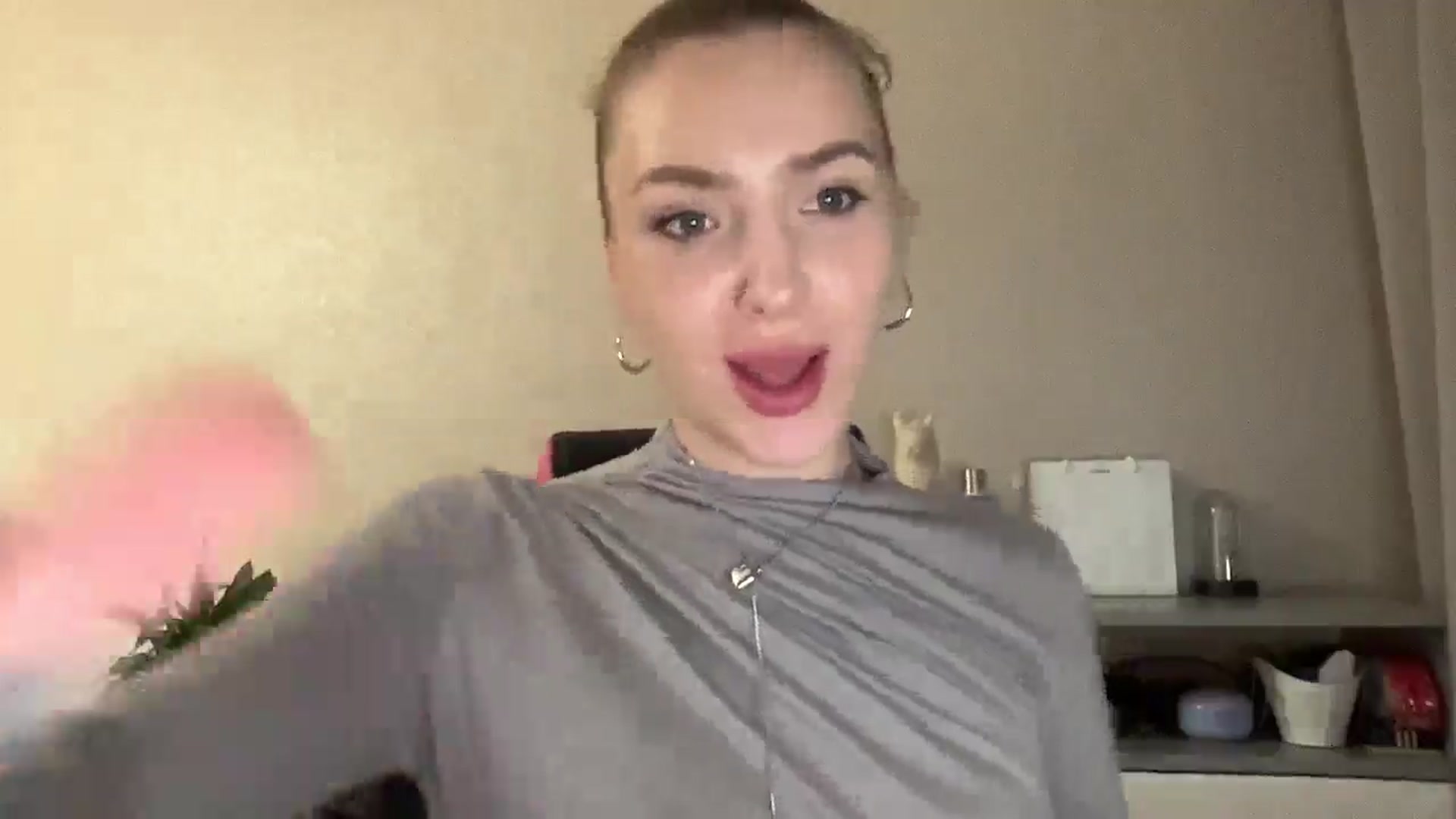 Gallery image thumbnail from My_Diana's myfreecams stream on, 04/28/2025, 21:33 image 6 of 20
