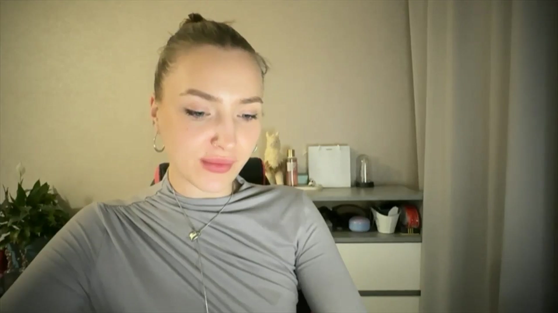 Gallery image thumbnail from My_Diana's myfreecams stream on, 04/28/2025, 21:33 image 4 of 20