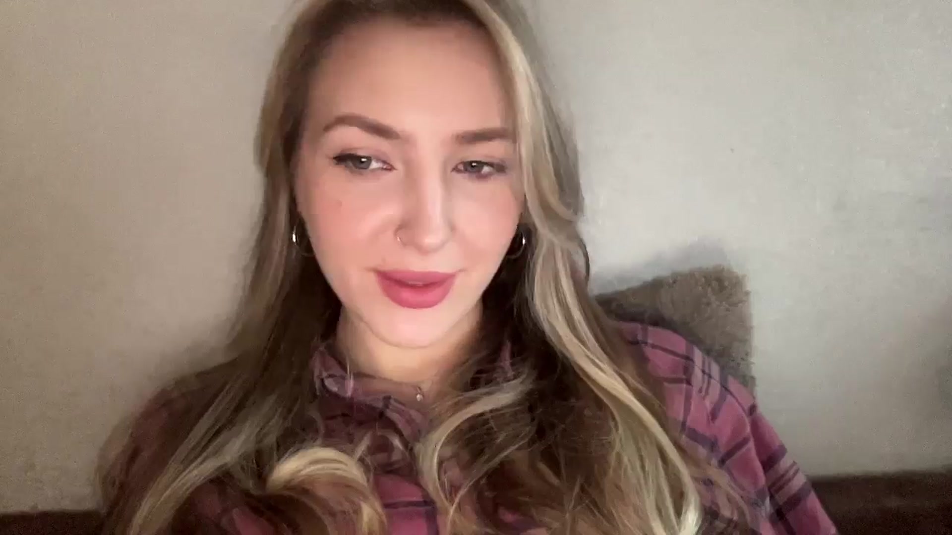 Gallery image thumbnail from My_Diana's myfreecams stream on, 04/29/2025, 16:20 image 19 of 20