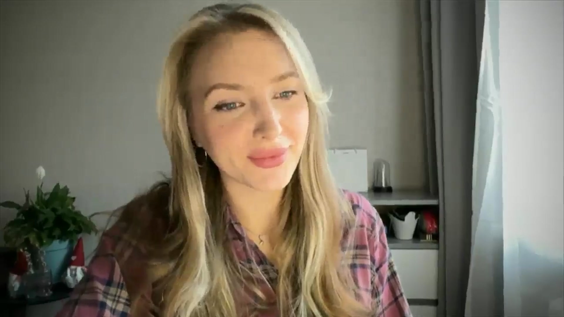 Gallery image thumbnail from My_Diana's myfreecams stream on, 04/29/2025, 16:20 image 13 of 20