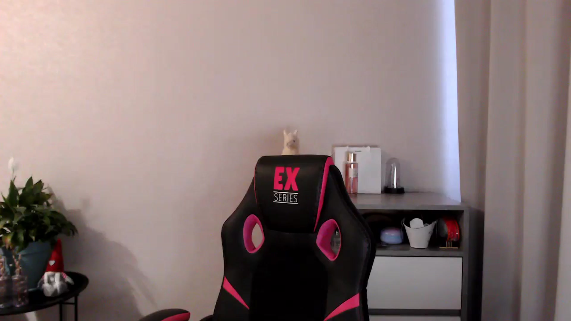 Gallery image thumbnail from My_Diana's myfreecams stream on, 04/30/2025, 16:00 image 12 of 20