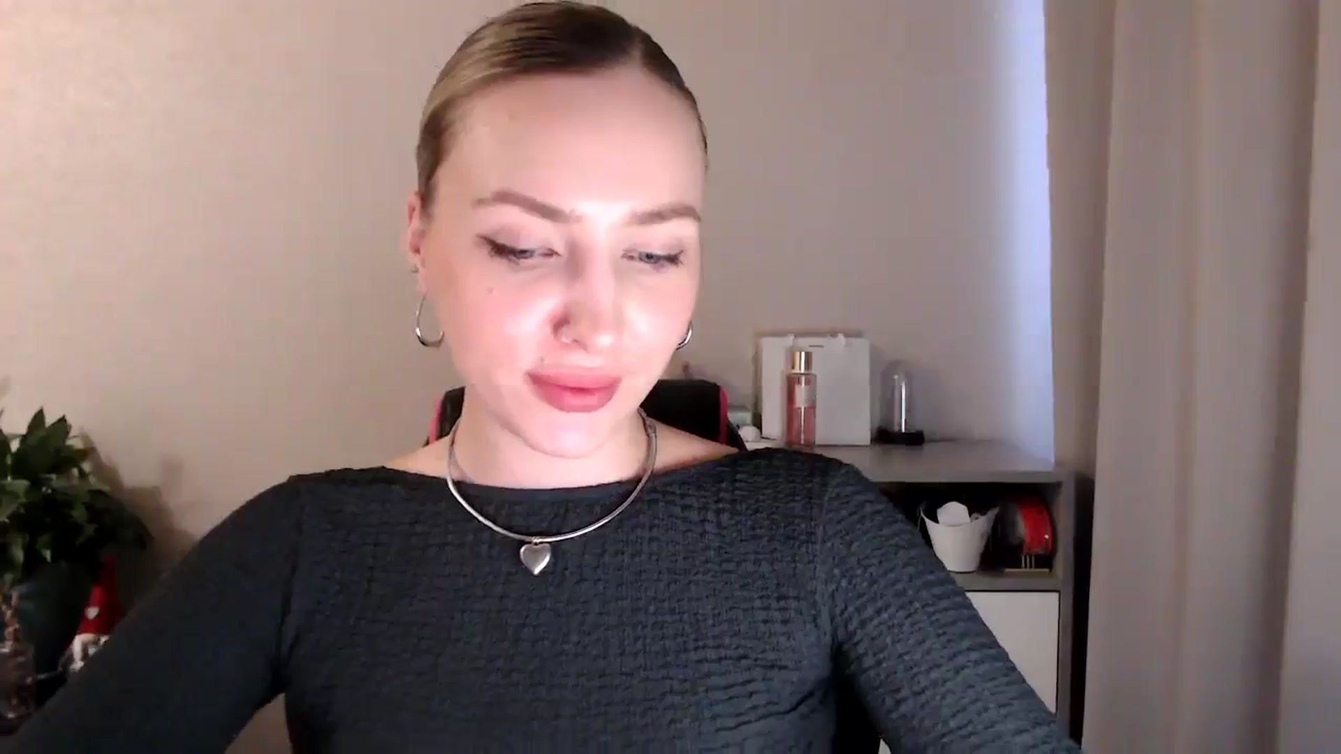 Gallery image thumbnail from My_Diana's myfreecams stream on, 04/30/2025, 16:00 image 14 of 20
