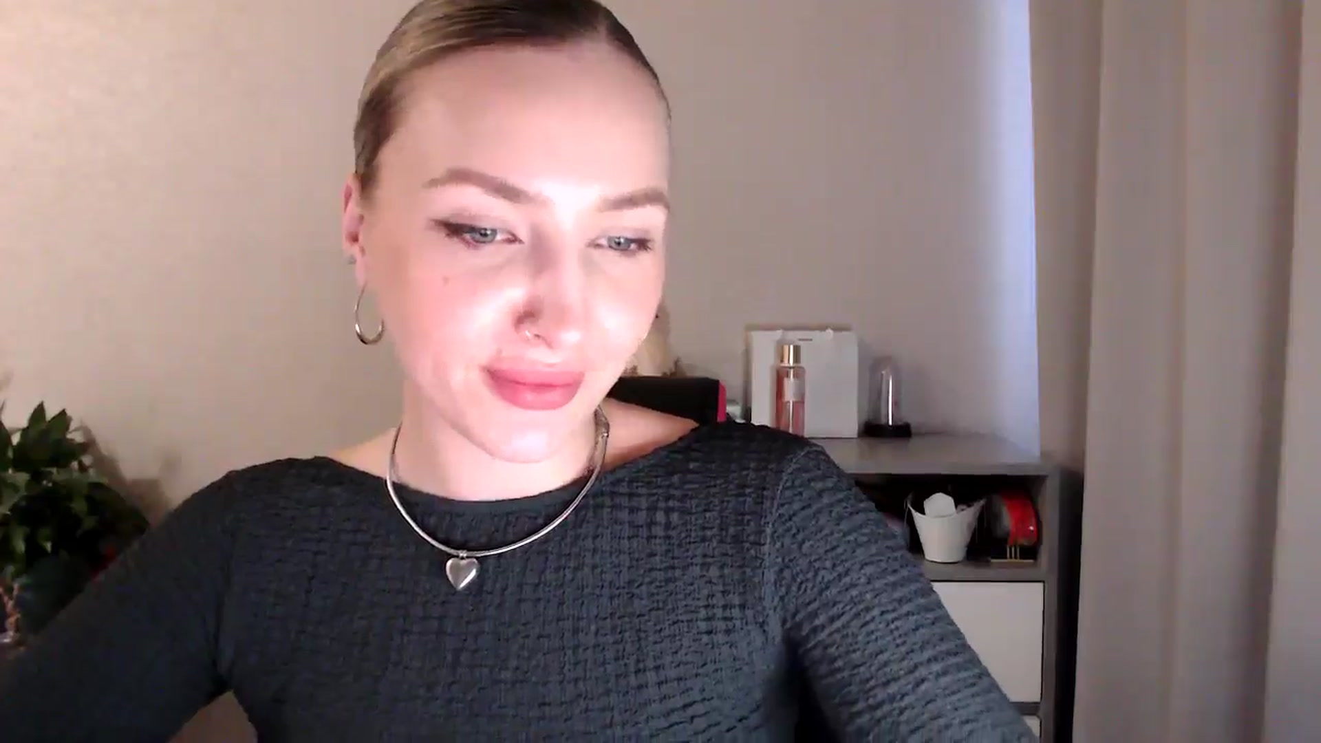 Gallery image thumbnail from My_Diana's myfreecams stream on, 04/30/2025, 16:00 image 17 of 20