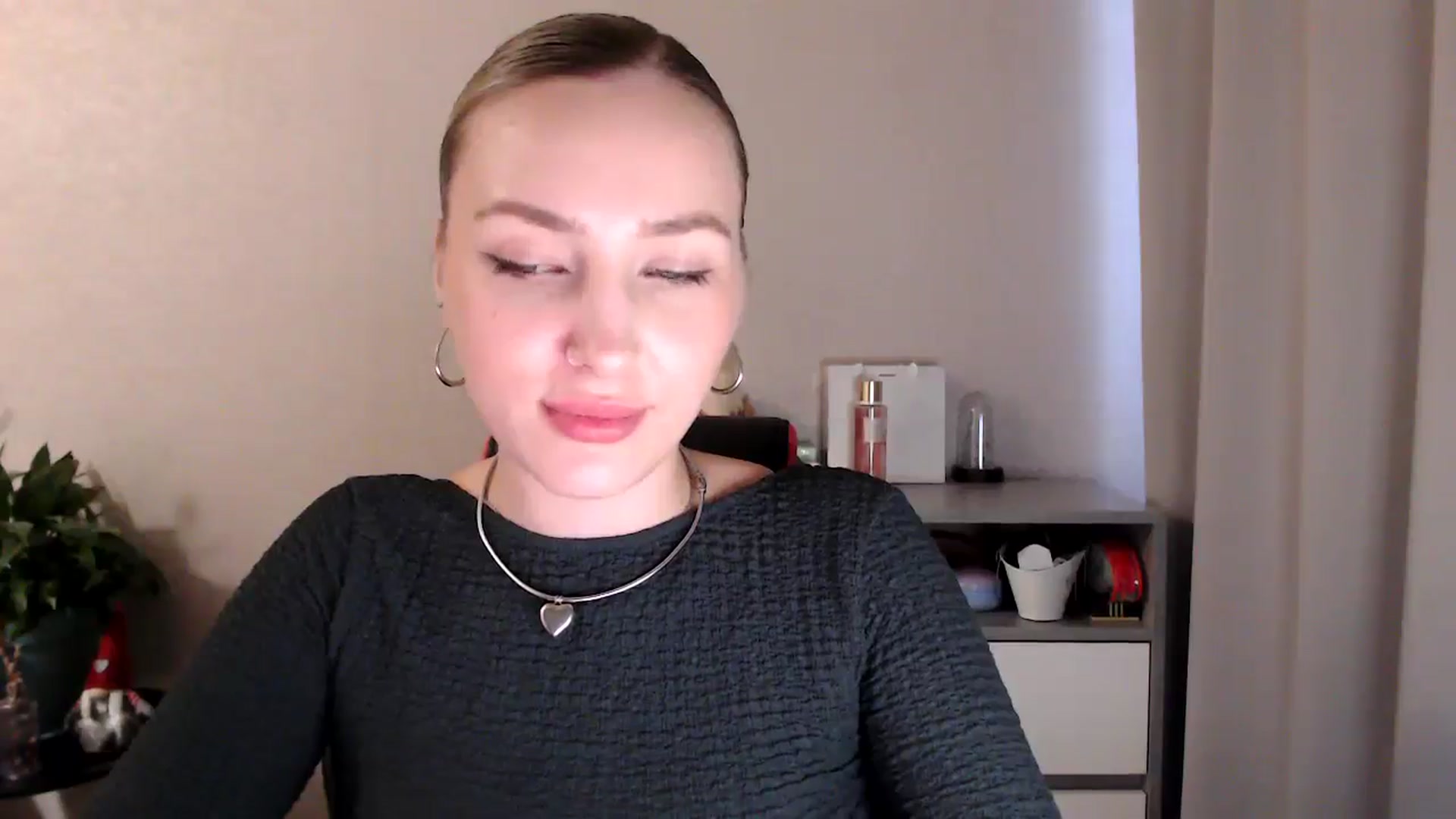Gallery image thumbnail from My_Diana's myfreecams stream on, 04/30/2025, 16:00 image 15 of 20