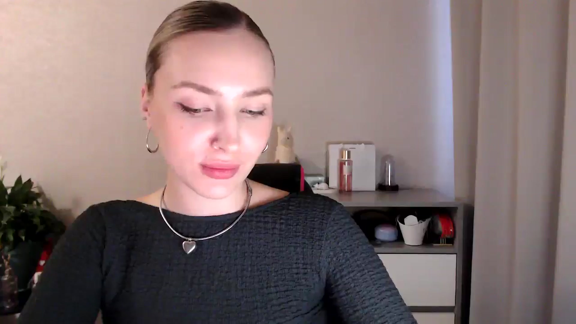 Gallery image thumbnail from My_Diana's myfreecams stream on, 04/30/2025, 16:00 image 19 of 20