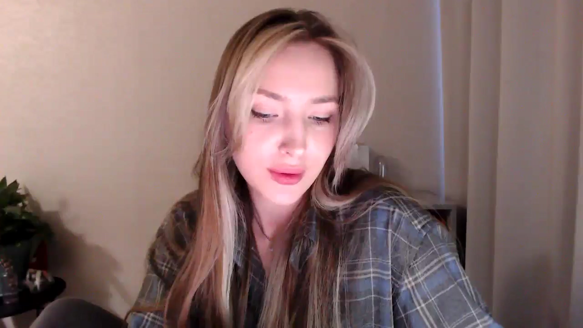 Gallery image thumbnail from My_Diana's myfreecams stream on, 05/01/2025, 16:03 image 20 of 20