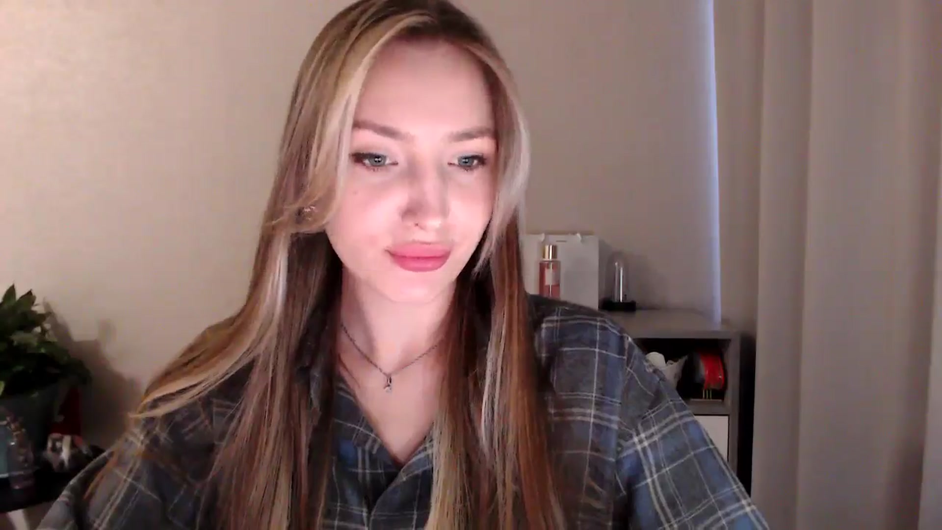 Gallery image thumbnail from My_Diana's myfreecams stream on, 05/01/2025, 16:03 image 9 of 20