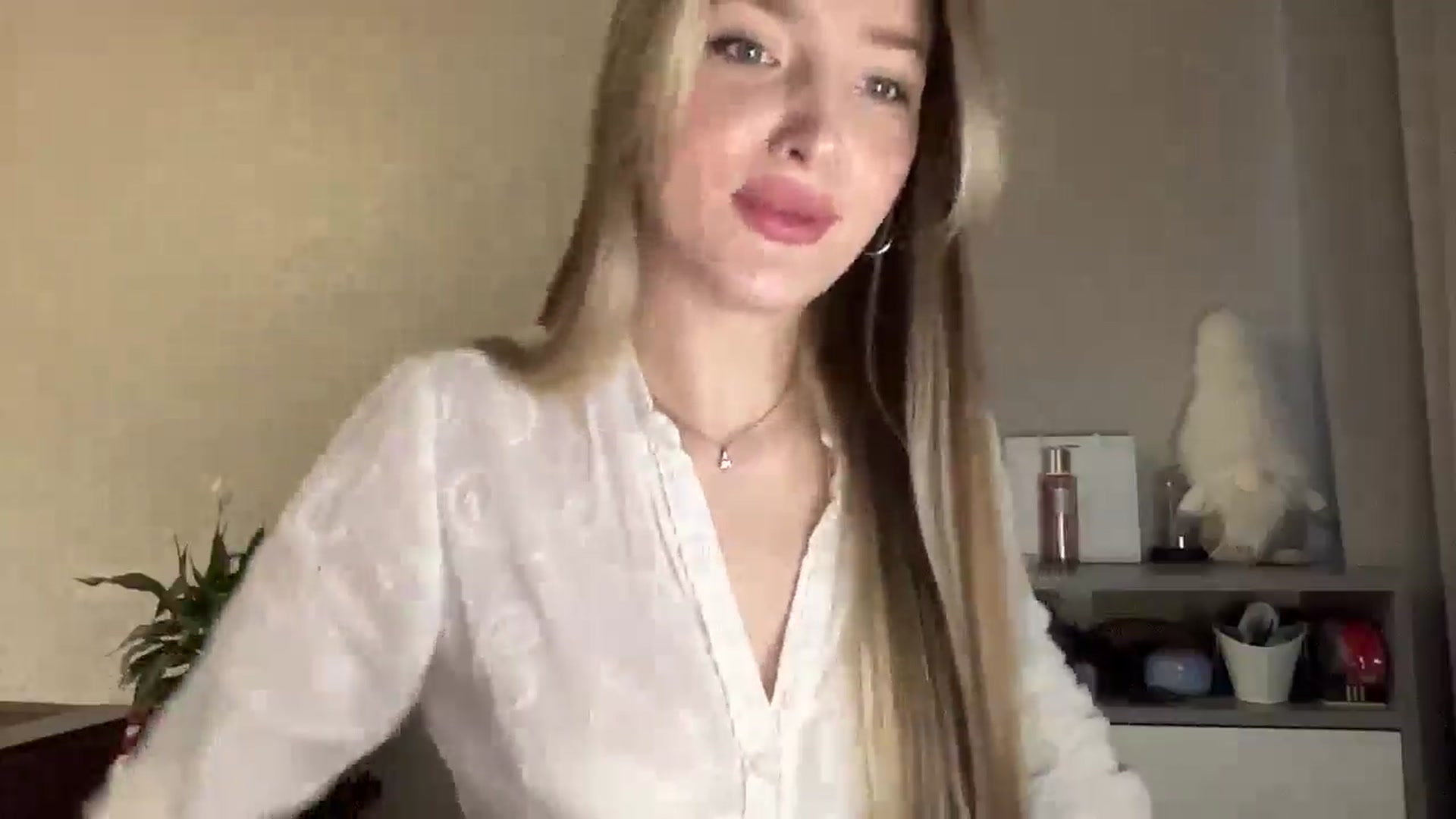 Gallery image thumbnail from My_Diana's myfreecams stream on, 05/03/2025, 14:39 image 4 of 20