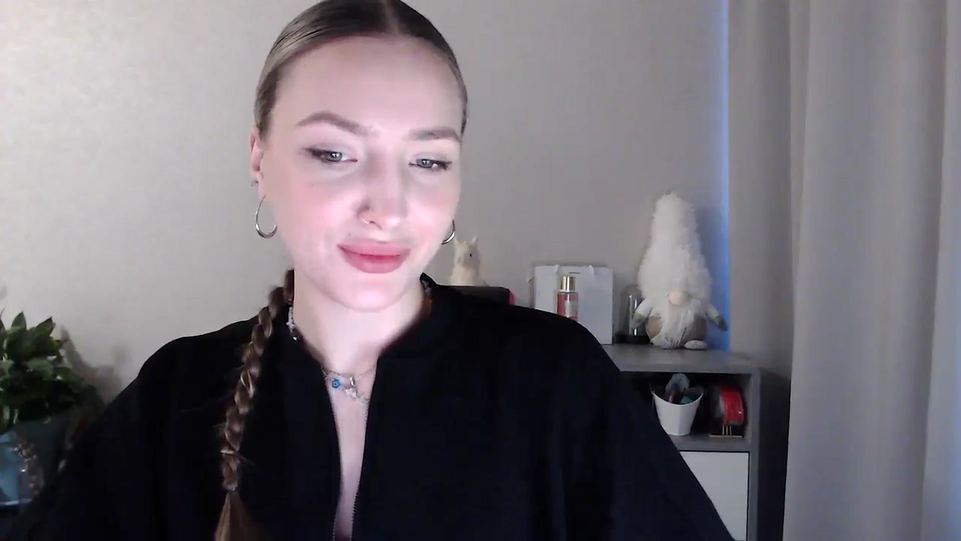 Gallery image thumbnail from My_Diana's myfreecams stream on, 05/04/2025, 15:22 image 15 of 20