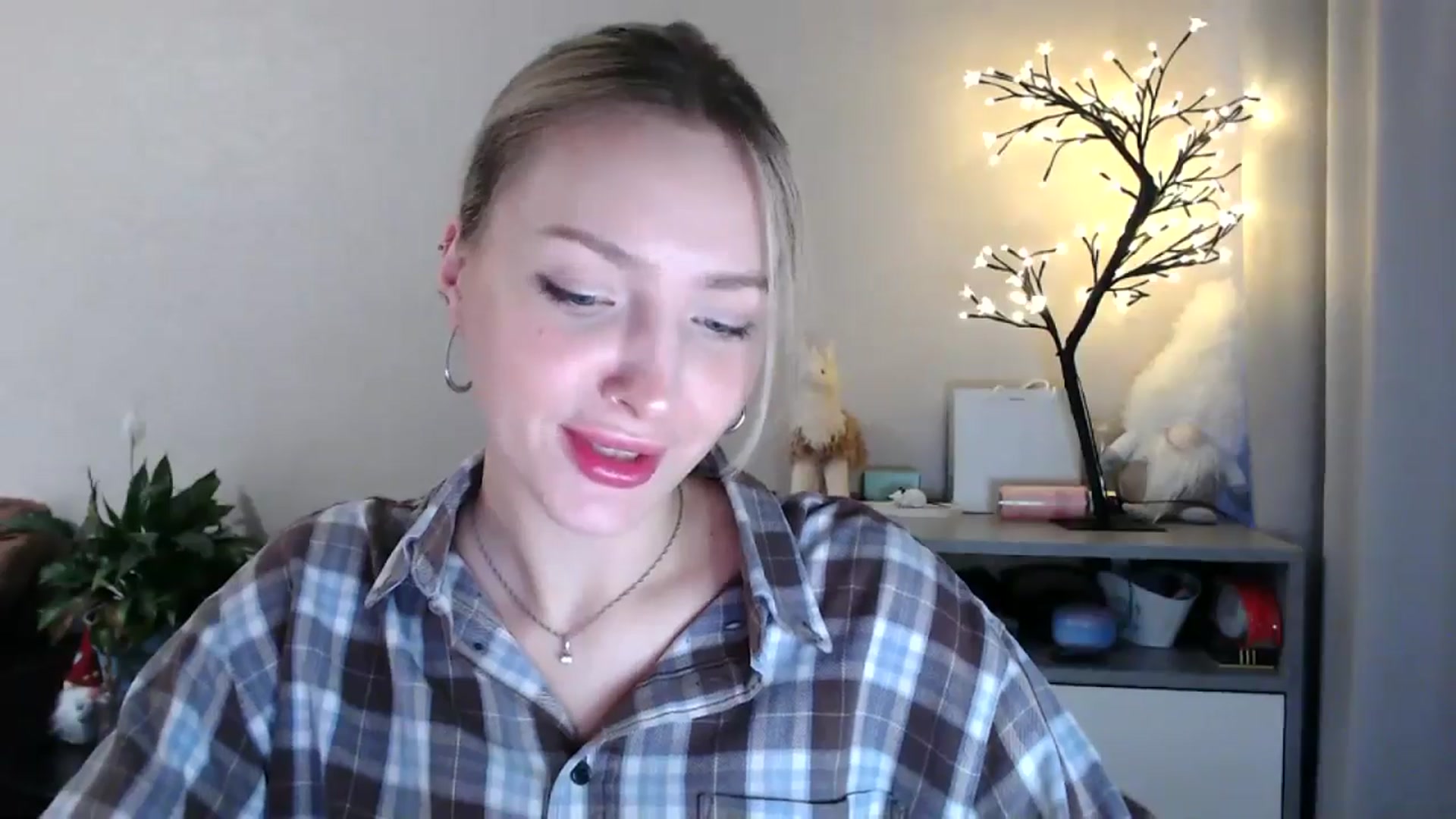 Gallery image thumbnail from My_Diana's myfreecams stream on, 05/09/2025, 15:07 image 19 of 20