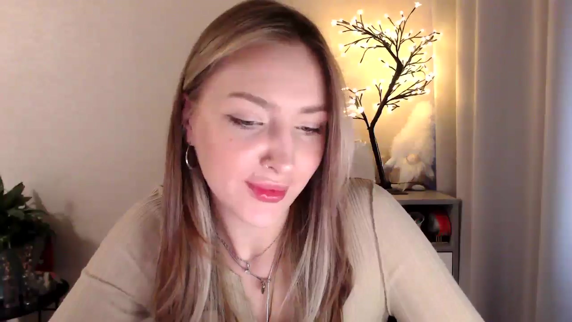Gallery image thumbnail from My_Diana's myfreecams stream on, 05/10/2025, 15:38 image 13 of 20
