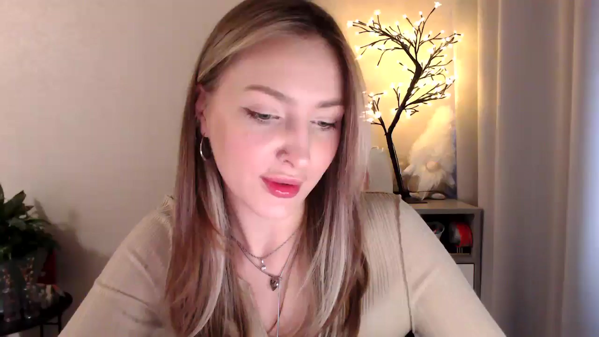 Gallery image thumbnail from My_Diana's myfreecams stream on, 05/10/2025, 15:38 image 10 of 20