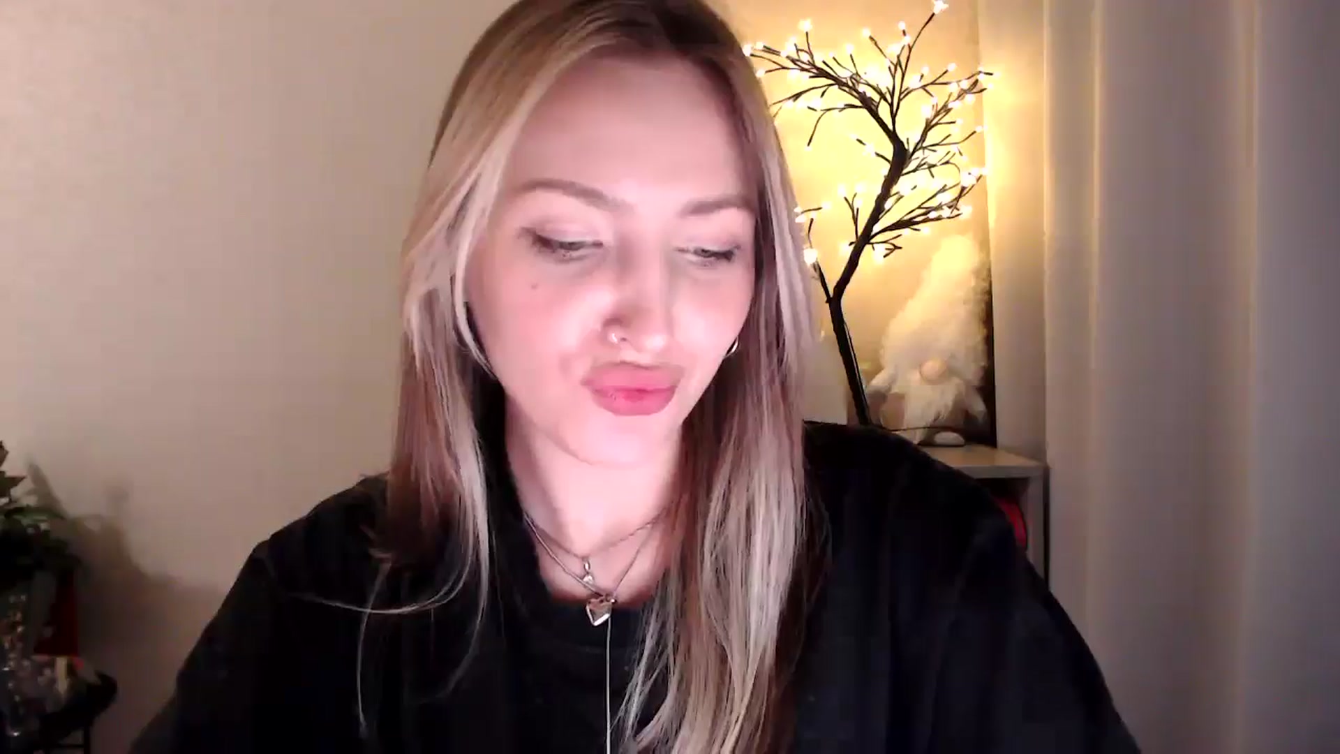 Gallery image thumbnail from My_Diana's myfreecams stream on, 05/10/2025, 23:09 image 4 of 20