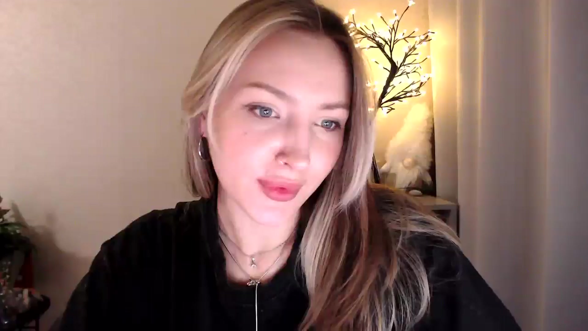 Gallery image thumbnail from My_Diana's myfreecams stream on, 05/10/2025, 23:09 image 7 of 20
