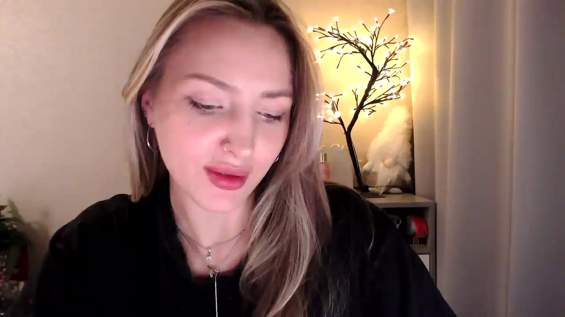 Gallery image thumbnail from My_Diana's myfreecams stream on, 05/10/2025, 23:09 image 17 of 20