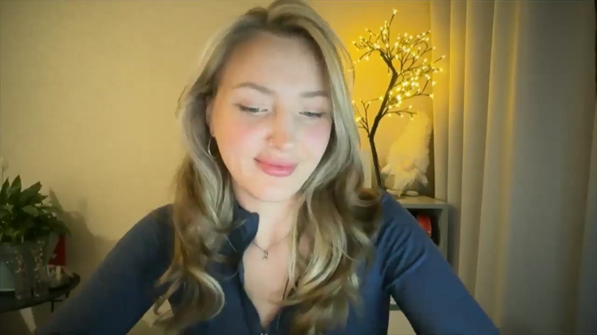 Gallery image thumbnail from My_Diana's myfreecams stream on, 05/13/2025, 20:25 image 19 of 20
