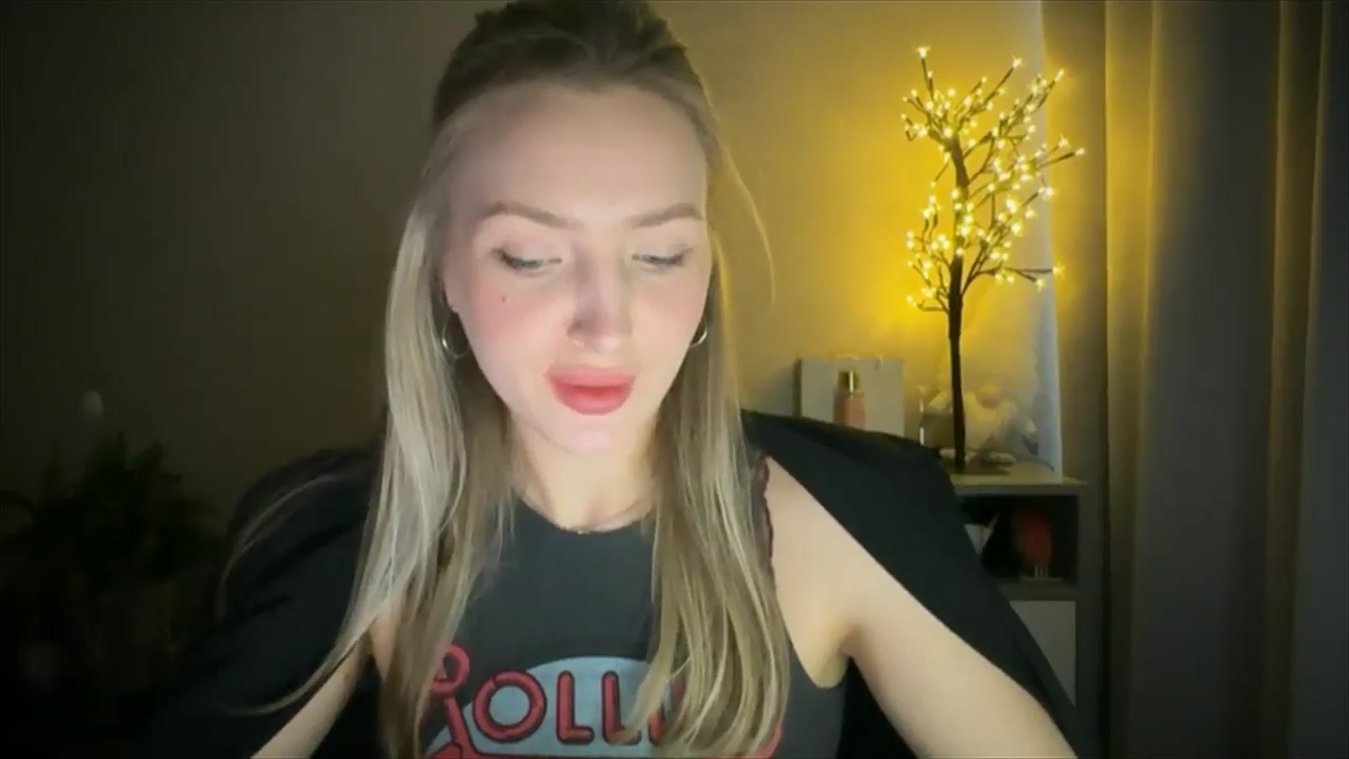Gallery image thumbnail from My_Diana's myfreecams stream on, 05/15/2025, 16:03 image 11 of 20